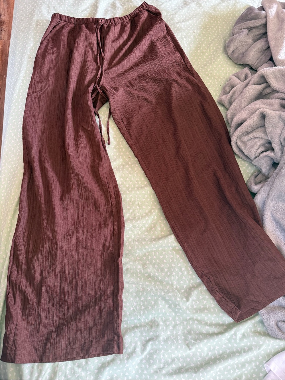 SHEIN Men's Wide-Leg Drawstring Joggers — Wine